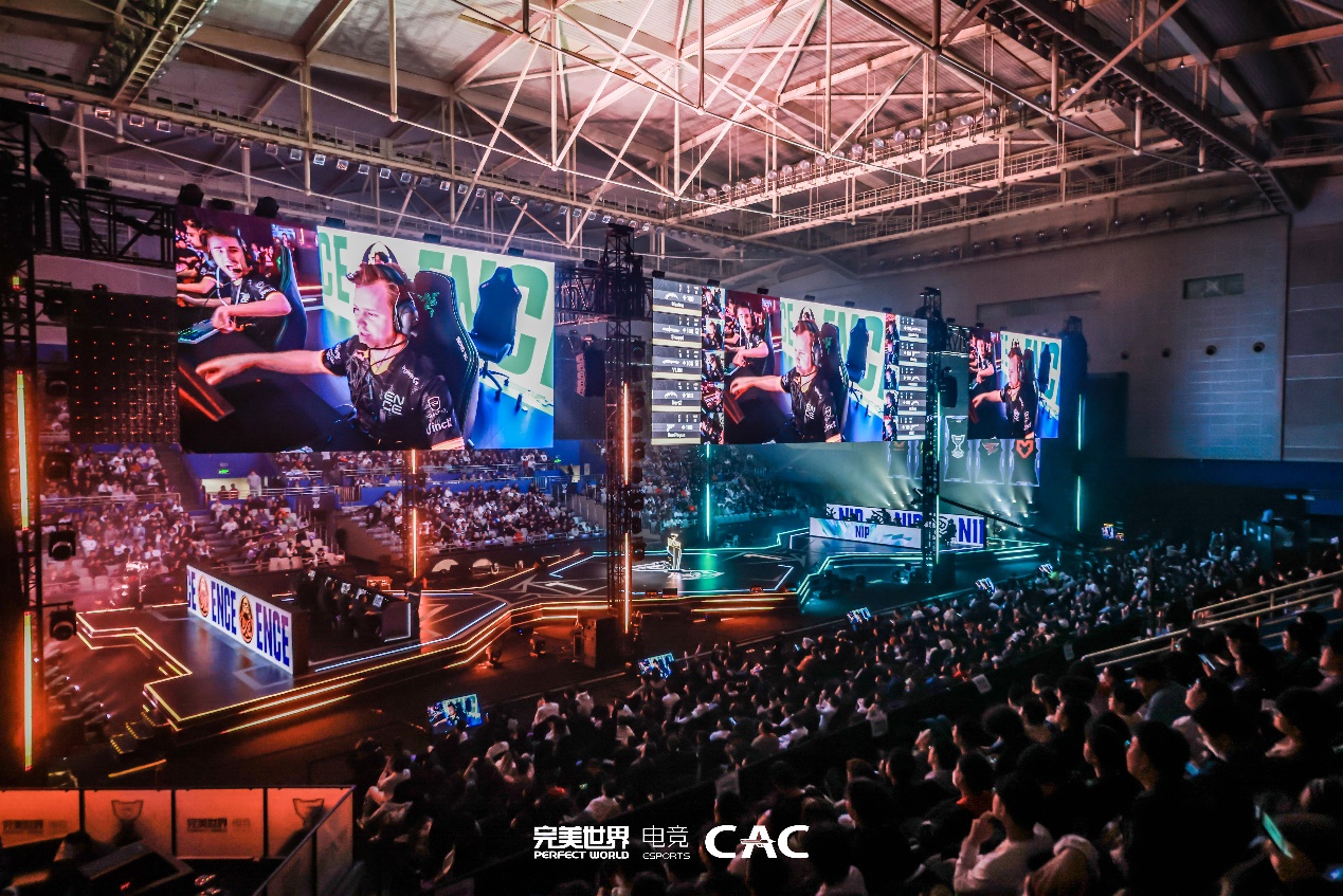 电竞赛场激战：TEC战队击败FPX，WOL憾负JDG对决回顾