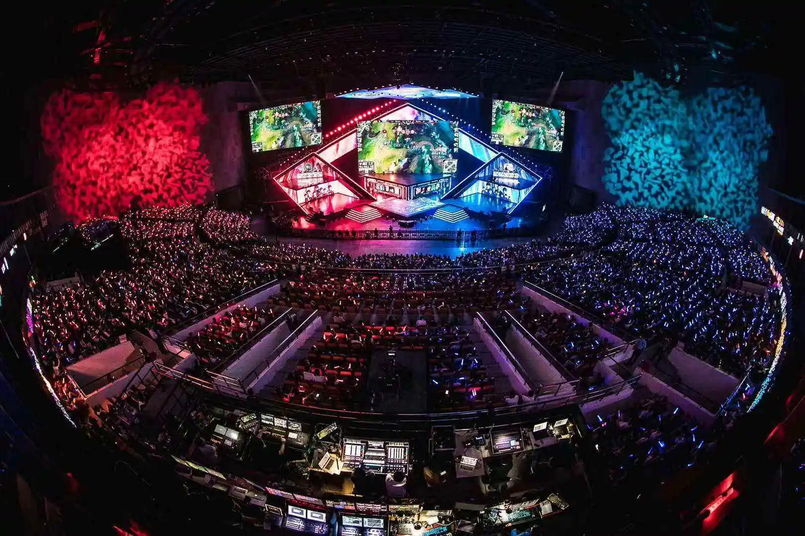 2025年英雄联盟全球总决赛欧洲电竞之旅：柏林巴黎小组赛激战，召唤师奖杯争夺战总决赛门票赛程信息全解析