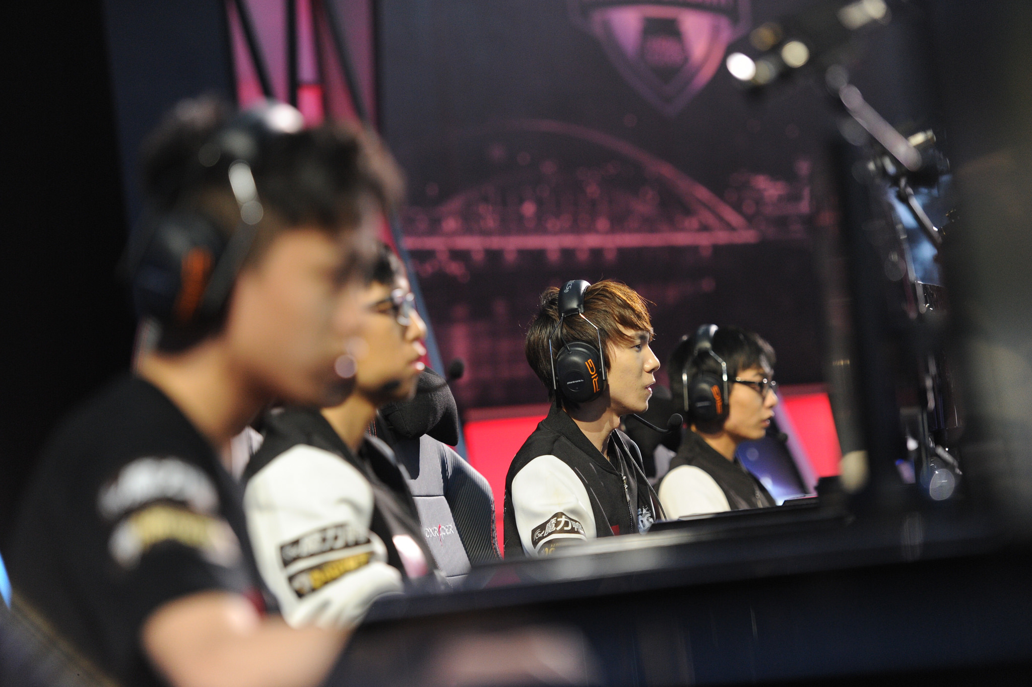 英雄联盟S15决赛舞美设计揭秘：全息投影召唤师峡谷与远古巨龙震撼登场-im电竞